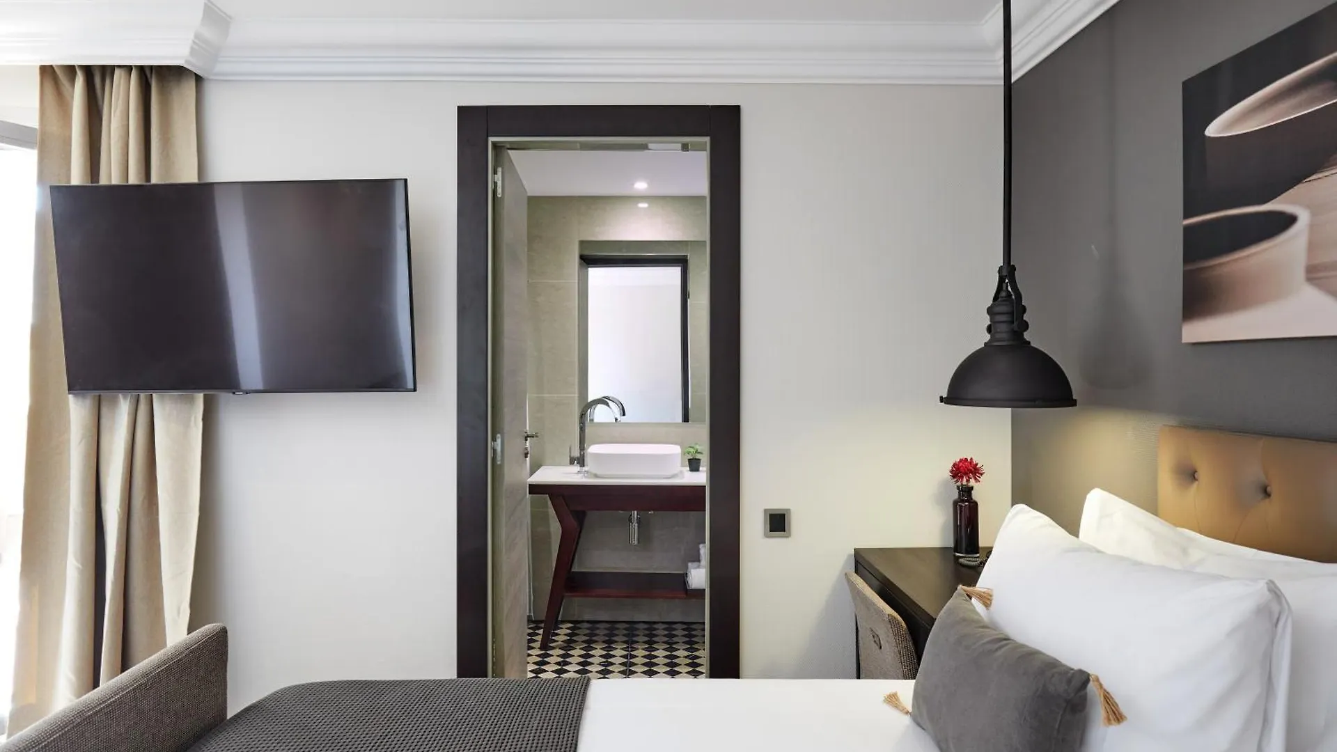 Hotel Cortes Rambla Barcelona 3*,  Spain