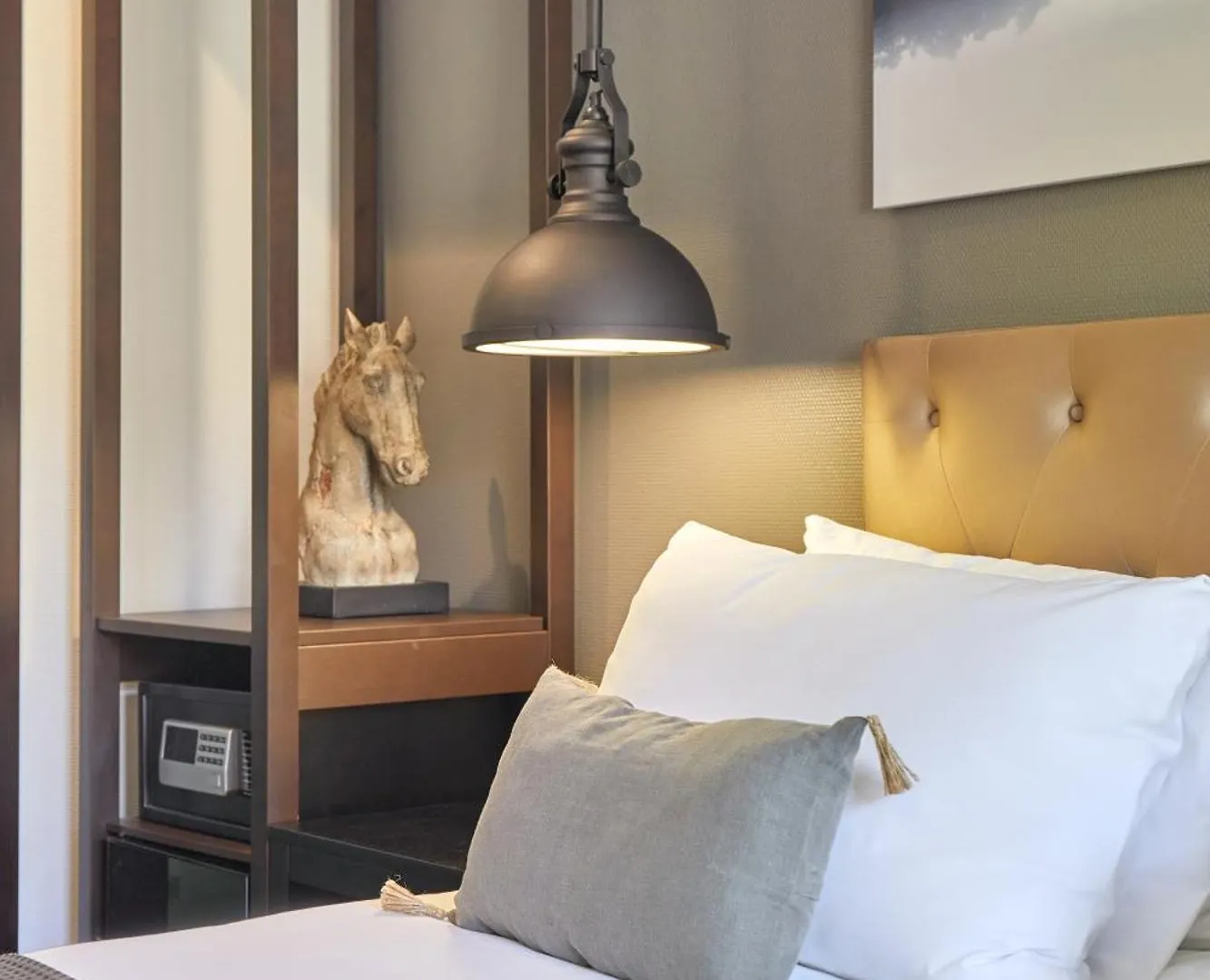 Hotel Cortes Rambla contacts